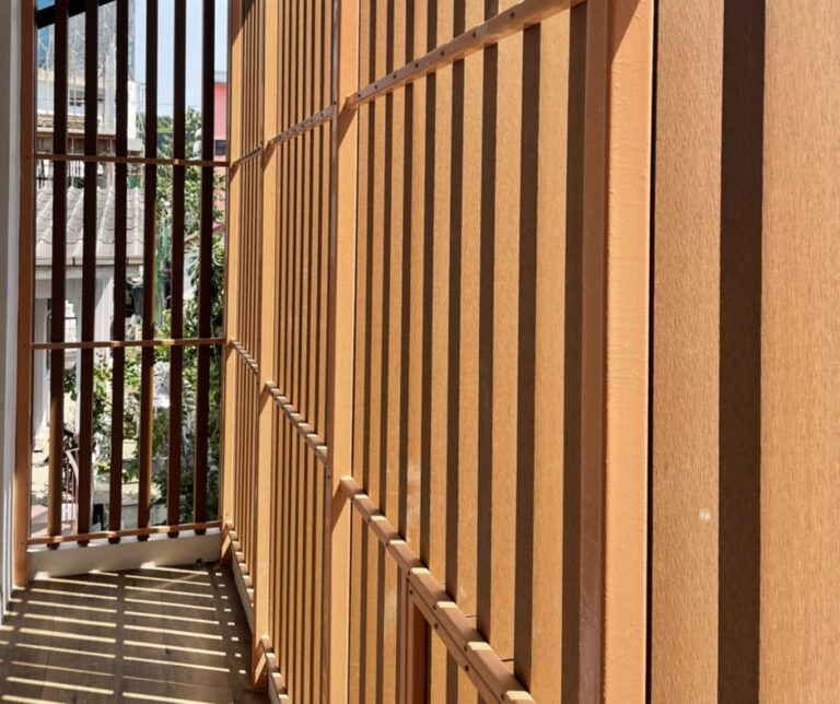 ระแนงไม้เทียม