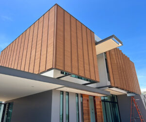 ระแนงไม้เทียม